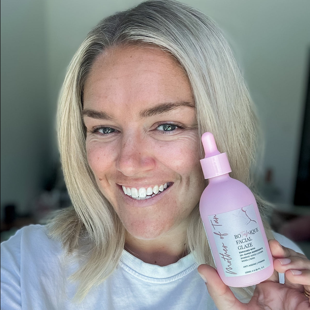 Mother of Tan influencer Botanique facial glaze